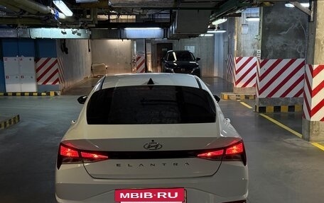 Hyundai Elantra, 2022 год, 2 050 000 рублей, 5 фотография