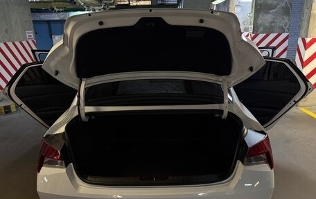 Hyundai Elantra, 2022 год, 2 050 000 рублей, 24 фотография