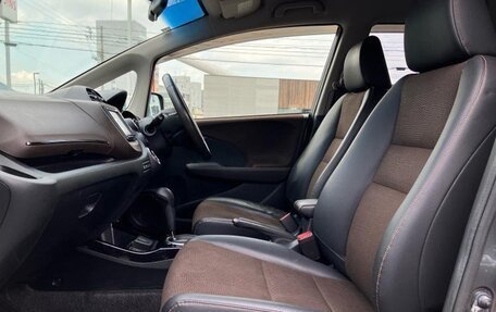 Honda Fit Shuttle I рестайлинг, 2013 год, 750 000 рублей, 16 фотография