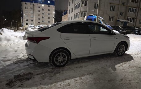Hyundai Solaris II рестайлинг, 2018 год, 900 000 рублей, 2 фотография