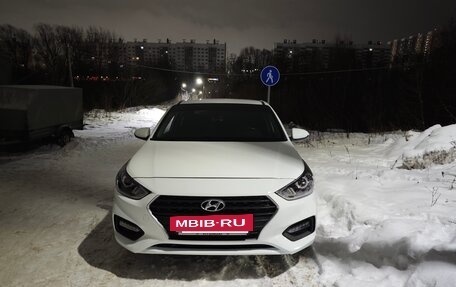 Hyundai Solaris II рестайлинг, 2018 год, 900 000 рублей, 5 фотография