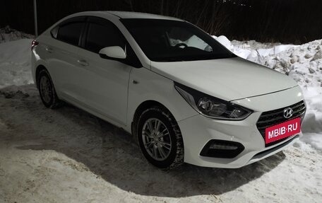 Hyundai Solaris II рестайлинг, 2018 год, 900 000 рублей, 8 фотография
