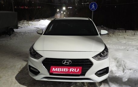 Hyundai Solaris II рестайлинг, 2018 год, 900 000 рублей, 6 фотография