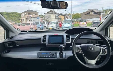 Honda Freed I, 2016 год, 801 000 рублей, 11 фотография