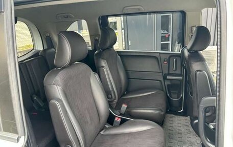 Honda Freed I, 2016 год, 801 000 рублей, 13 фотография