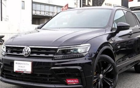 Volkswagen Tiguan II, 2018 год, 1 570 000 рублей, 1 фотография