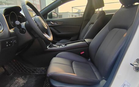 Mazda CX-4, 2022 год, 1 916 000 рублей, 7 фотография