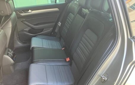 Volkswagen Passat B8 рестайлинг, 2016 год, 1 290 000 рублей, 26 фотография