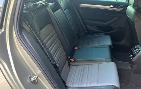 Volkswagen Passat B8 рестайлинг, 2016 год, 1 290 000 рублей, 25 фотография