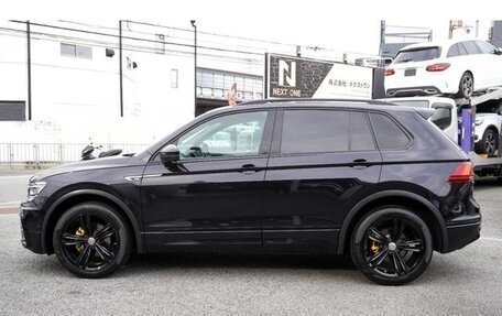 Volkswagen Tiguan II, 2018 год, 1 570 000 рублей, 4 фотография
