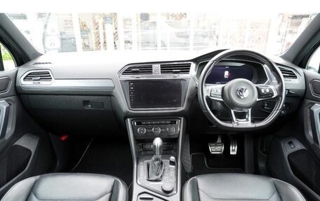 Volkswagen Tiguan II, 2018 год, 1 570 000 рублей, 11 фотография