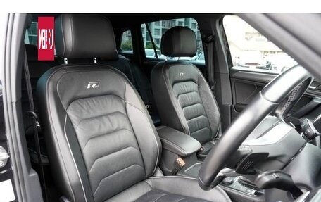 Volkswagen Tiguan II, 2018 год, 1 570 000 рублей, 8 фотография