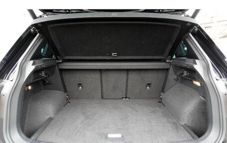 Volkswagen Tiguan II, 2018 год, 1 570 000 рублей, 19 фотография