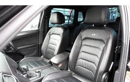 Volkswagen Tiguan II, 2018 год, 1 570 000 рублей, 18 фотография