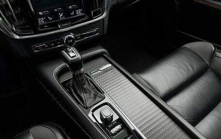 Volvo V90 Cross Country I рестайлинг, 2018 год, 3 190 000 рублей, 19 фотография