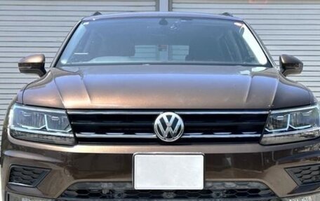 Volkswagen Tiguan II, 2017 год, 1 630 000 рублей, 2 фотография
