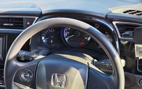 Honda Shuttle II, 2016 год, 1 210 000 рублей, 6 фотография