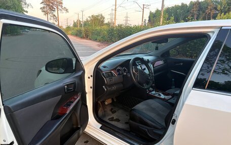 Toyota Camry, 2014 год, 1 610 000 рублей, 5 фотография