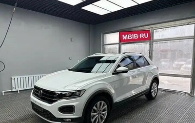 Volkswagen T-Roc I, 2022 год, 1 570 000 рублей, 1 фотография