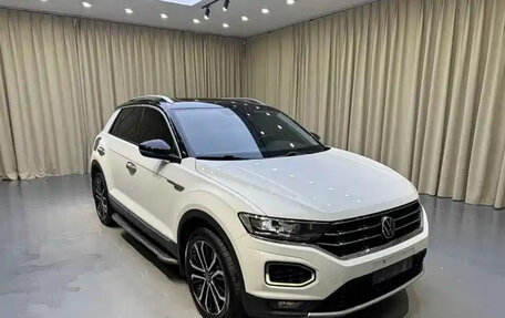Volkswagen T-Roc I, 2022 год, 1 560 000 рублей, 3 фотография