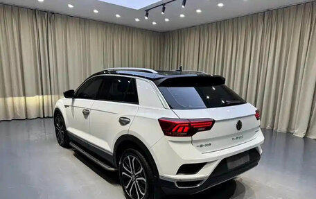 Volkswagen T-Roc I, 2022 год, 1 560 000 рублей, 4 фотография