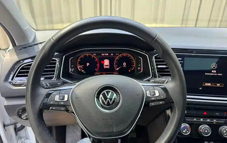 Volkswagen T-Roc I, 2022 год, 1 560 000 рублей, 9 фотография