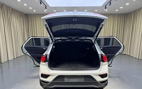 Volkswagen T-Roc I, 2022 год, 1 560 000 рублей, 11 фотография