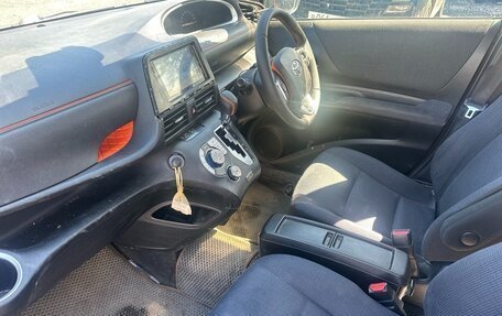 Toyota Sienta II, 2016 год, 900 000 рублей, 7 фотография