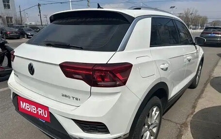 Volkswagen T-Roc I, 2022 год, 1 600 000 рублей, 6 фотография