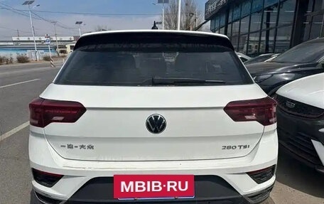 Volkswagen T-Roc I, 2022 год, 1 600 000 рублей, 5 фотография