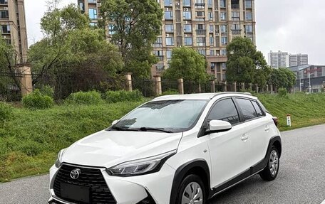 Toyota Yaris XP150 рестайлинг, 2022 год, 1 040 000 рублей, 1 фотография