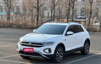 Volkswagen T-Roc I, 2023 год, 1 849 000 рублей, 1 фотография