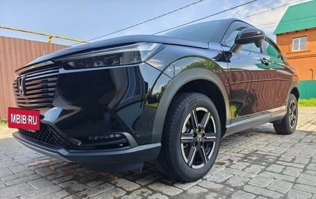 Honda Vezel, 2021 год, 2 160 000 рублей, 2 фотография