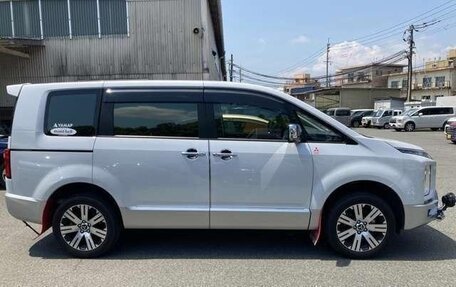 Mitsubishi Delica D:5 I, 2022 год, 2 550 000 рублей, 4 фотография