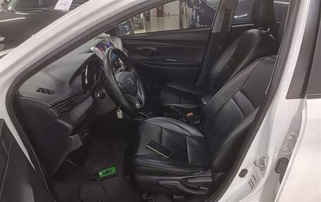 Toyota Yaris XP150 рестайлинг, 2023 год, 1 055 000 рублей, 11 фотография