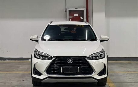 Toyota Yaris XP150 рестайлинг, 2022 год, 1 057 000 рублей, 2 фотография