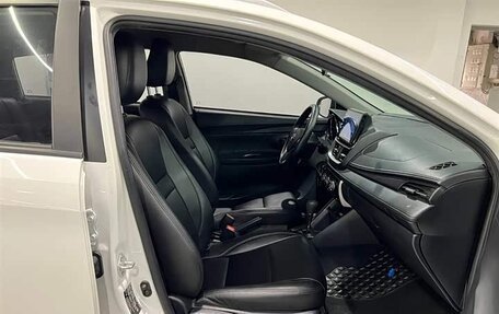 Toyota Yaris XP150 рестайлинг, 2022 год, 1 057 000 рублей, 13 фотография