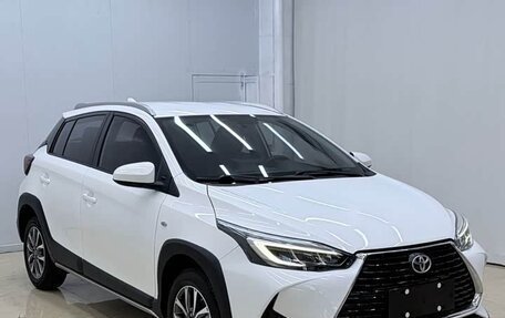 Toyota Yaris XP150 рестайлинг, 2022 год, 1 071 000 рублей, 3 фотография