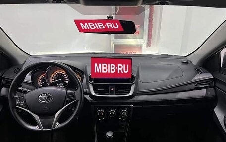 Toyota Yaris XP150 рестайлинг, 2022 год, 1 057 000 рублей, 8 фотография