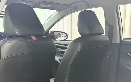 Toyota Yaris XP150 рестайлинг, 2022 год, 1 071 000 рублей, 13 фотография