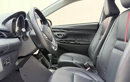 Toyota Yaris XP150 рестайлинг, 2022 год, 1 071 000 рублей, 8 фотография