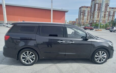 KIA Carnival III, 2019 год, 3 250 000 рублей, 4 фотография