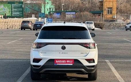 Volkswagen T-Roc I, 2023 год, 1 849 000 рублей, 6 фотография