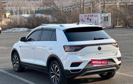 Volkswagen T-Roc I, 2023 год, 1 849 000 рублей, 3 фотография