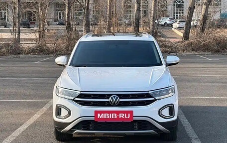 Volkswagen T-Roc I, 2023 год, 1 849 000 рублей, 5 фотография