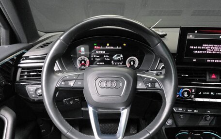 Audi A4, 2019 год, 2 300 000 рублей, 8 фотография