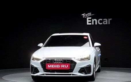 Audi A4, 2019 год, 2 300 000 рублей, 2 фотография