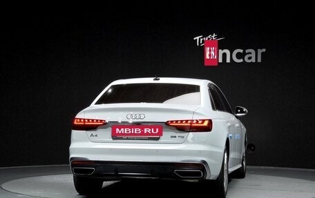 Audi A4, 2019 год, 2 300 000 рублей, 4 фотография