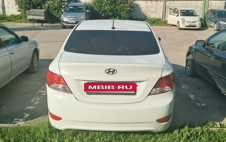 Hyundai Solaris II рестайлинг, 2012 год, 700 000 рублей, 4 фотография