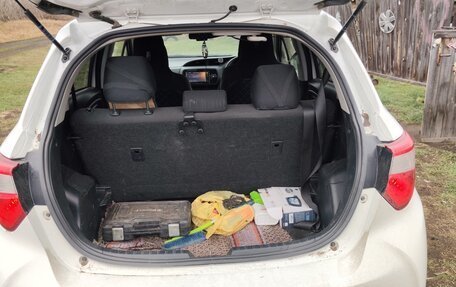 Toyota Vitz, 2017 год, 780 000 рублей, 3 фотография